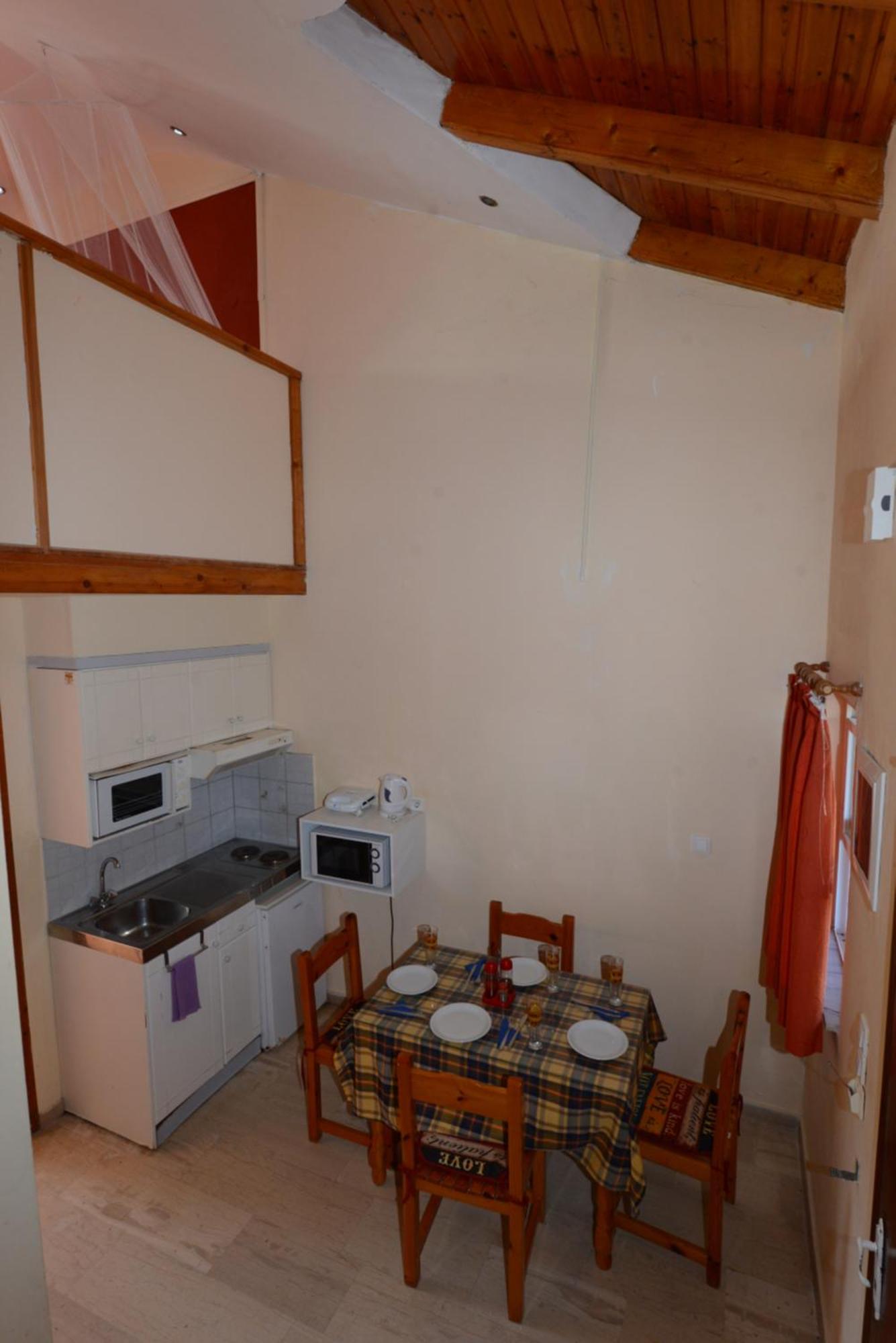 Aparthotel Charlies Venus 3*